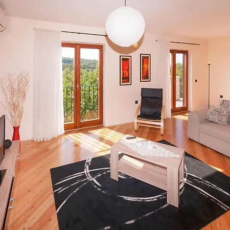 3 Bedroom Amazing In Feriehus Labin (Istria)